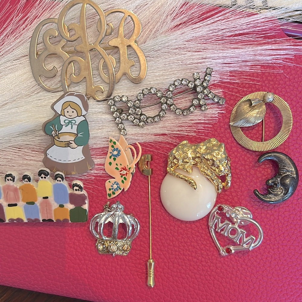 11 Pin Collection